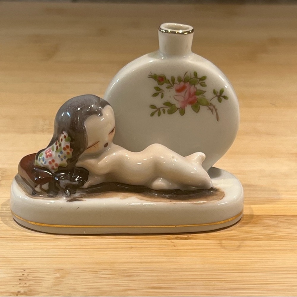 Vintage Figural Perfume Bottle Mocco
Miniature Occupied Japan About 2 1/4" tall
